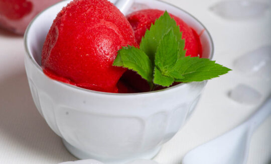 Braškių sorbetas ir granita