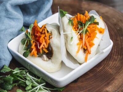 Bao Buns su smulkintais mėsos likučiais ir daržovėmis