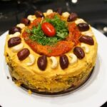 Nesaldus „tortas“ su daržovių ir virtų kruopų likučiais ir humusu