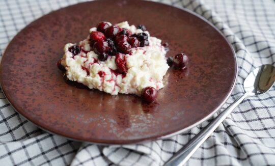 Ryžių pudingas su uogų compote