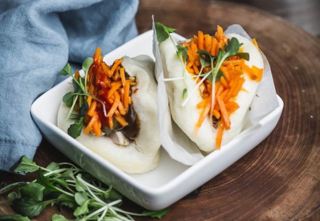 Bao Buns su smulkintais mėsos likučiais ir daržovėmis